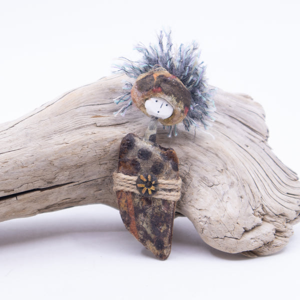 aMusing Muse Pin (earth tones/blue)