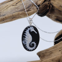 Seahorse Pendant (medium)